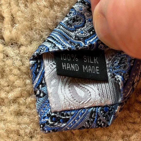 Nob Hill Collection Men's 100% Silk Tie - EUC - Blue Paisley - Picture 4 of 5